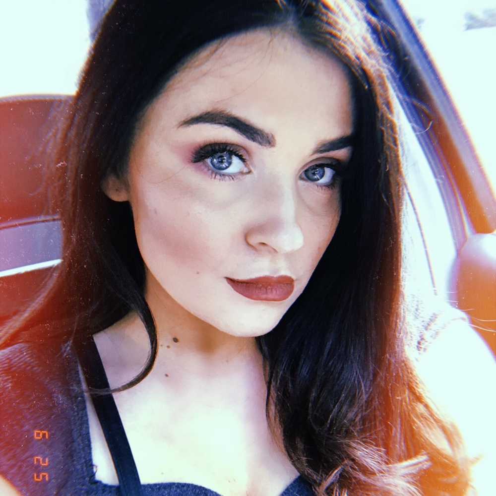 Meet your Posher, Michaela